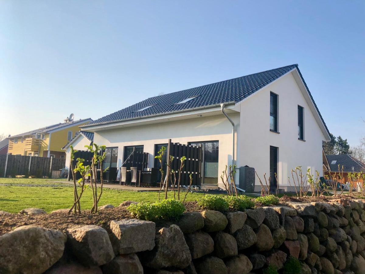 Ferienhaus Traumspot Wiek auf Rügen Buitenkant foto